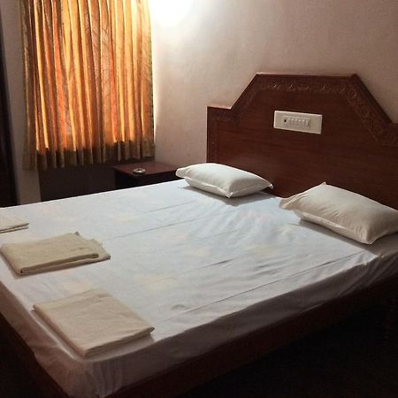 Sakthi Lodge Dharapuram Rom bilde