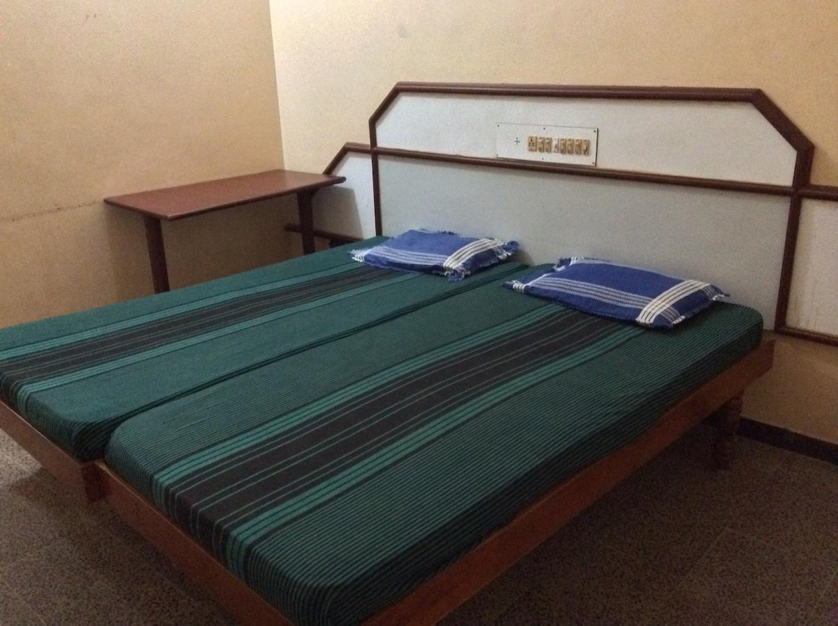 Sakthi Lodge Dharapuram Eksteriør bilde