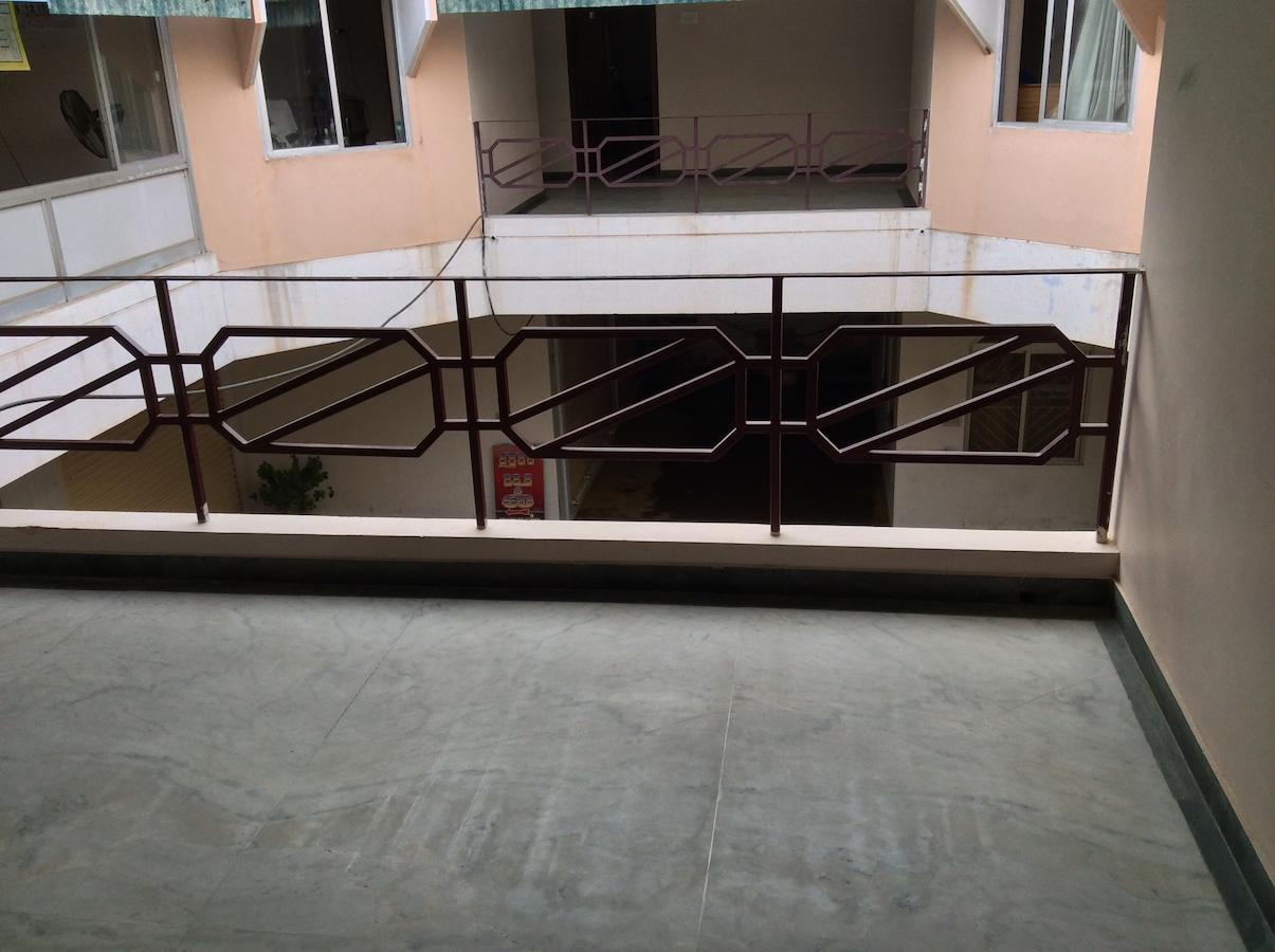 Sakthi Lodge Dharapuram Rom bilde